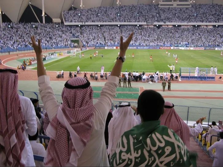 本届世界杯东道主——卡塔尔是世界第一大液化天然气生产和出口国